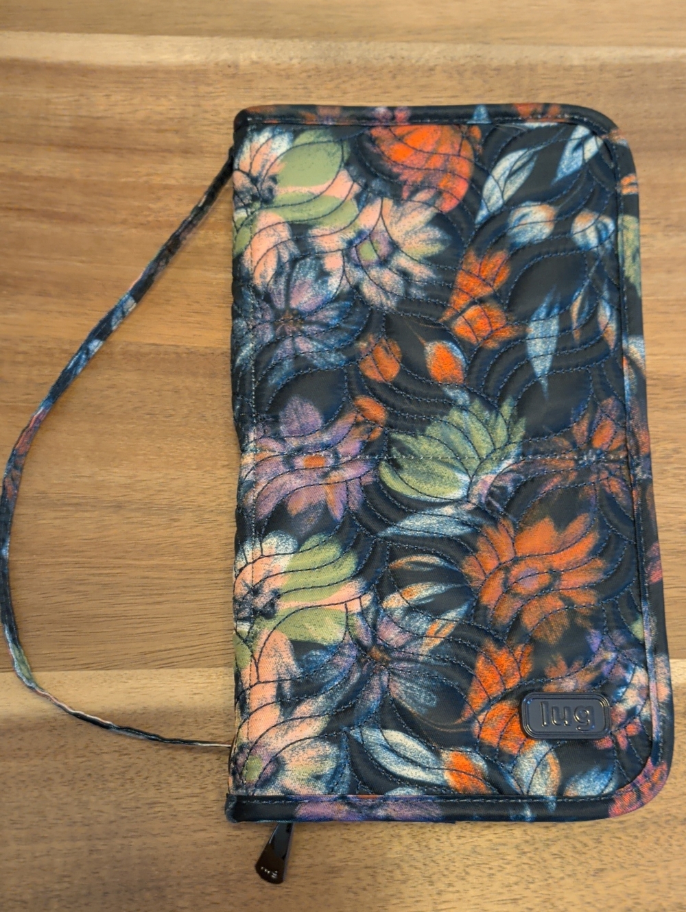 Lug Sleeper XL Convertible Cosmetic Brush Holder ā Bouquet Black Floral